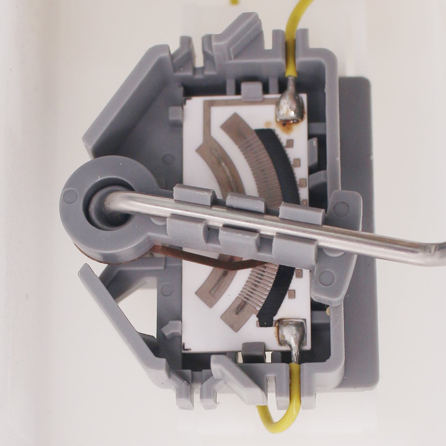 Fuel Pump Module Assembly Fits for 2003 2004 Ford Focus L4 2.3L E2368M