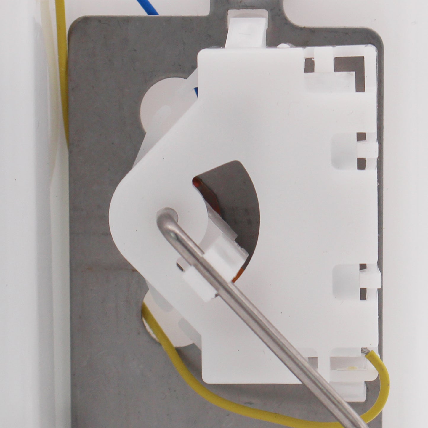 Fuel Pump Module Assembly Fits for 2001-2004 Ford Escape Mazda Tribute E2291M